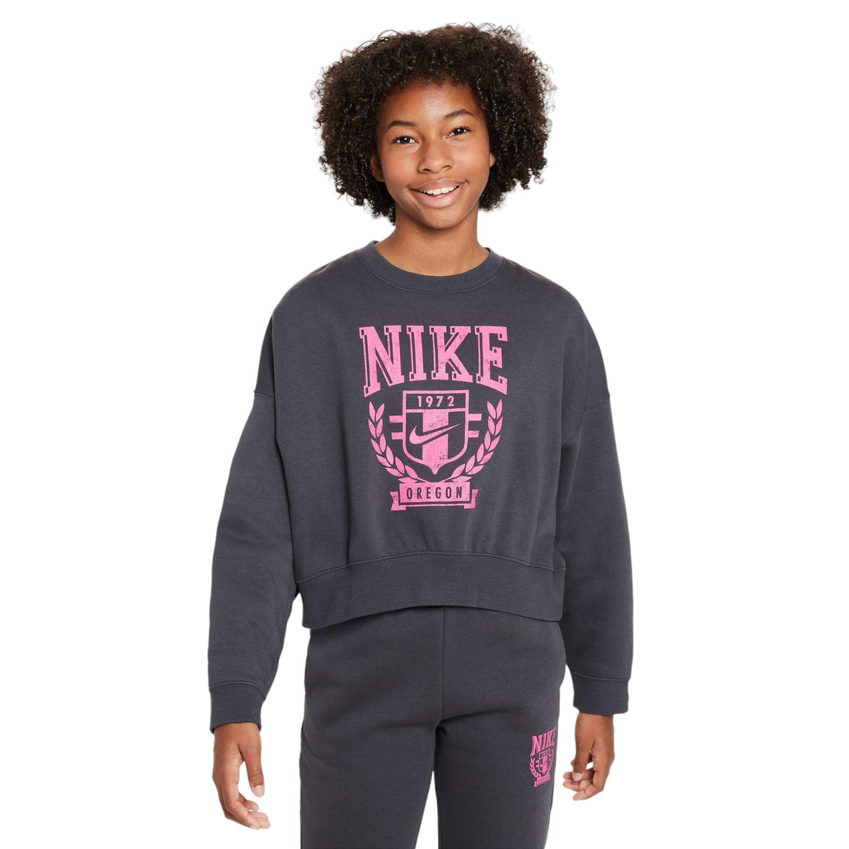 NIKE GIRLS NSW TREND FLC CREW PRNT GRY