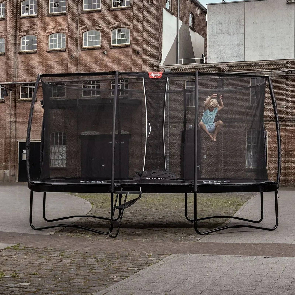 BERG Ultim Champion Regular 410 Trampoline Grey + Safety Net DLX XL