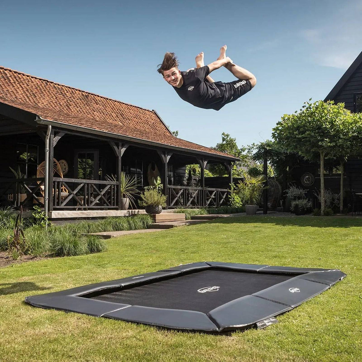 BERG SPORTS Ultim Champion FlatGround 330 Trampoline Grey
