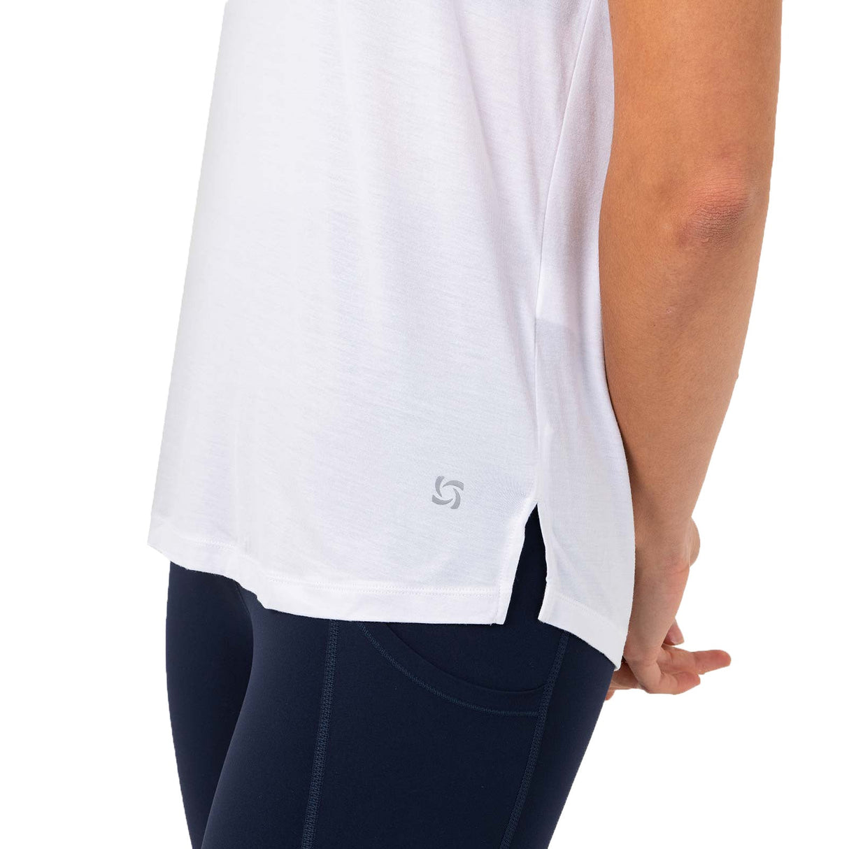Bodylogic JS Trust Scoop Neck SS Tee Wh