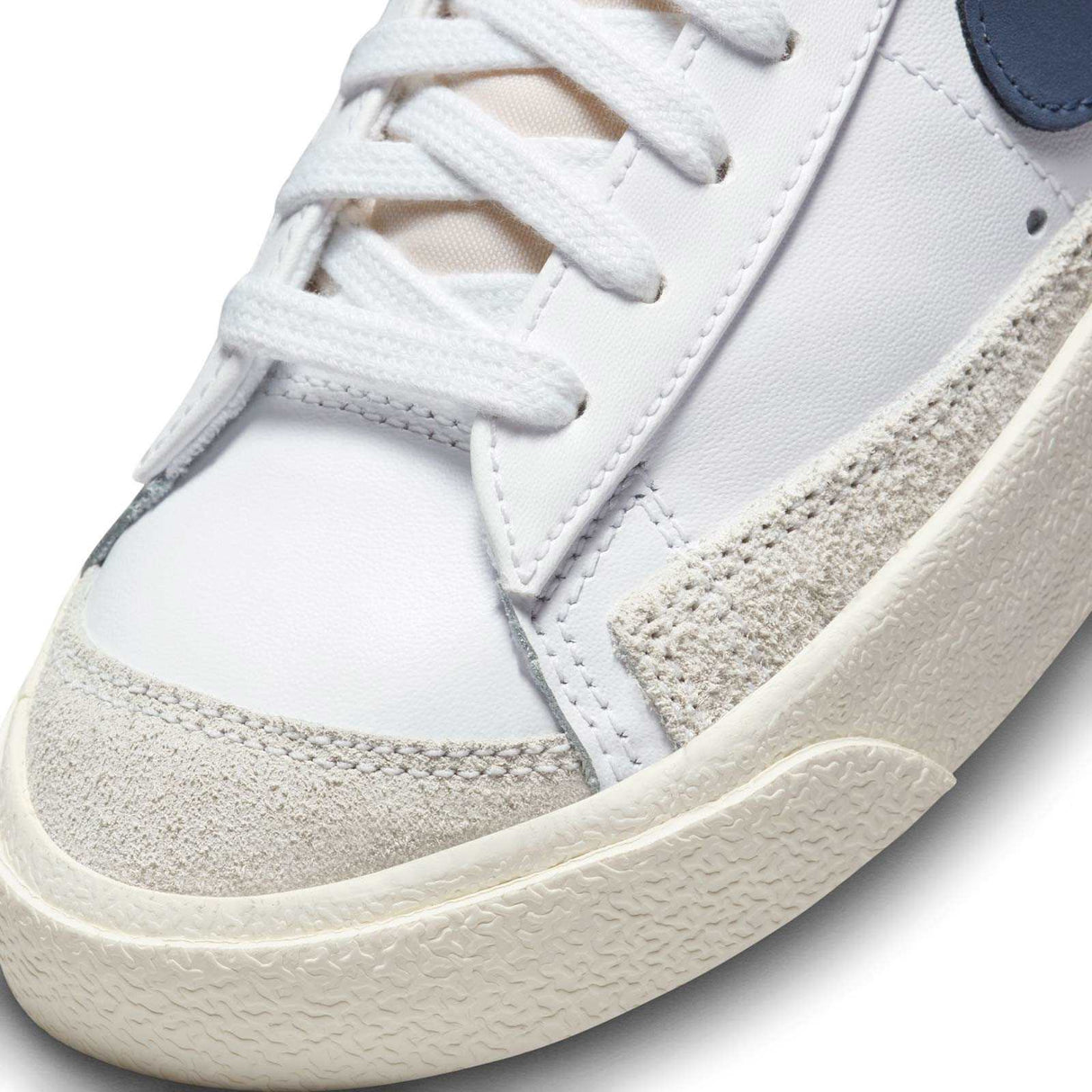 Nike Blazer Mid 77 Womens White/Blue