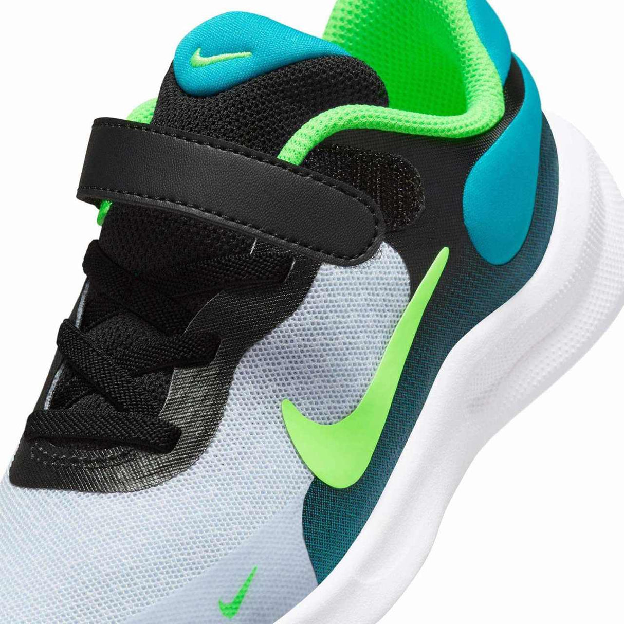 Nike Boys Revolution 7 PSV Green