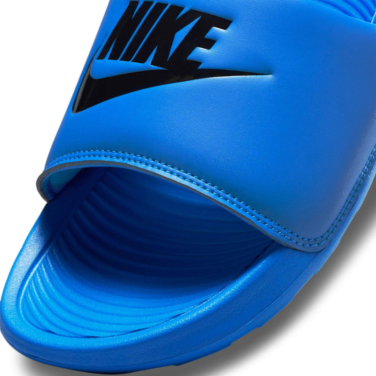 Nike Victori One Mens Blue