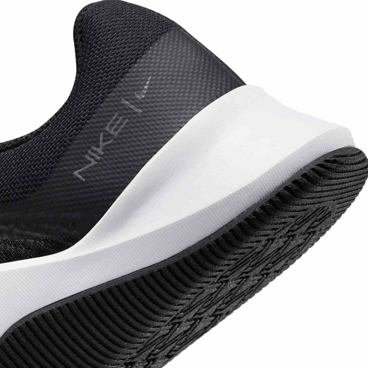 Nike Wmns MC Trainer 2 Black/White
