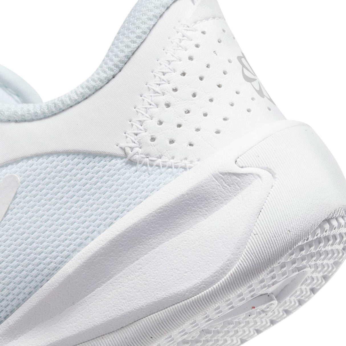Nike Omni Multi-Court Jnr Girls White