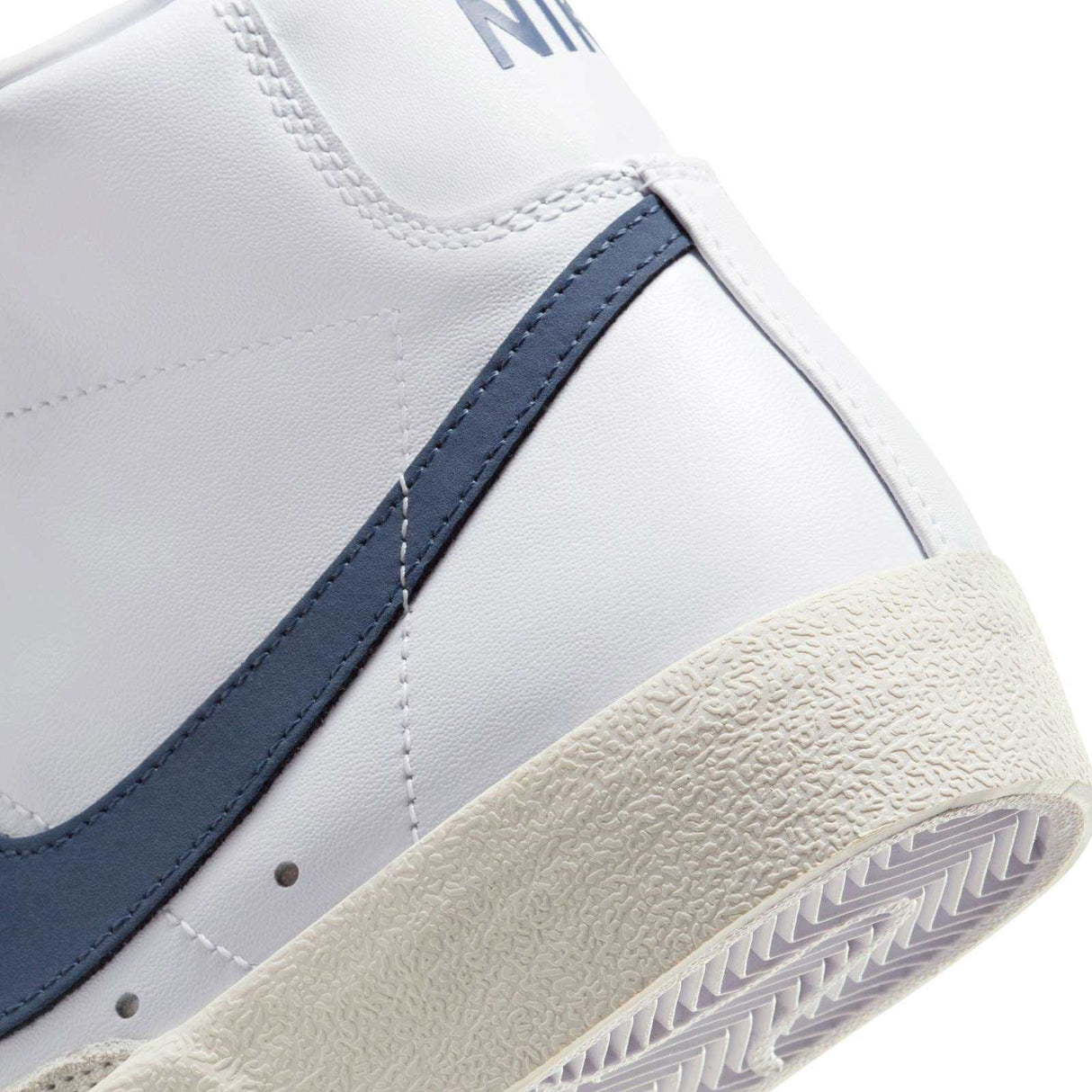 Nike Blazer Mid 77 Womens White/Blue