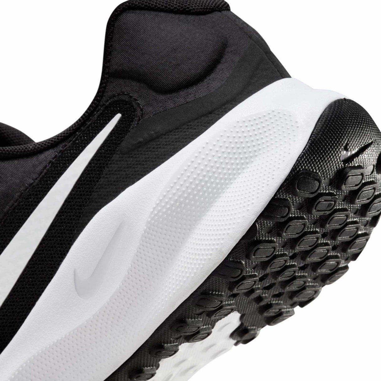 Nike Revolution 7 Mens Black/White