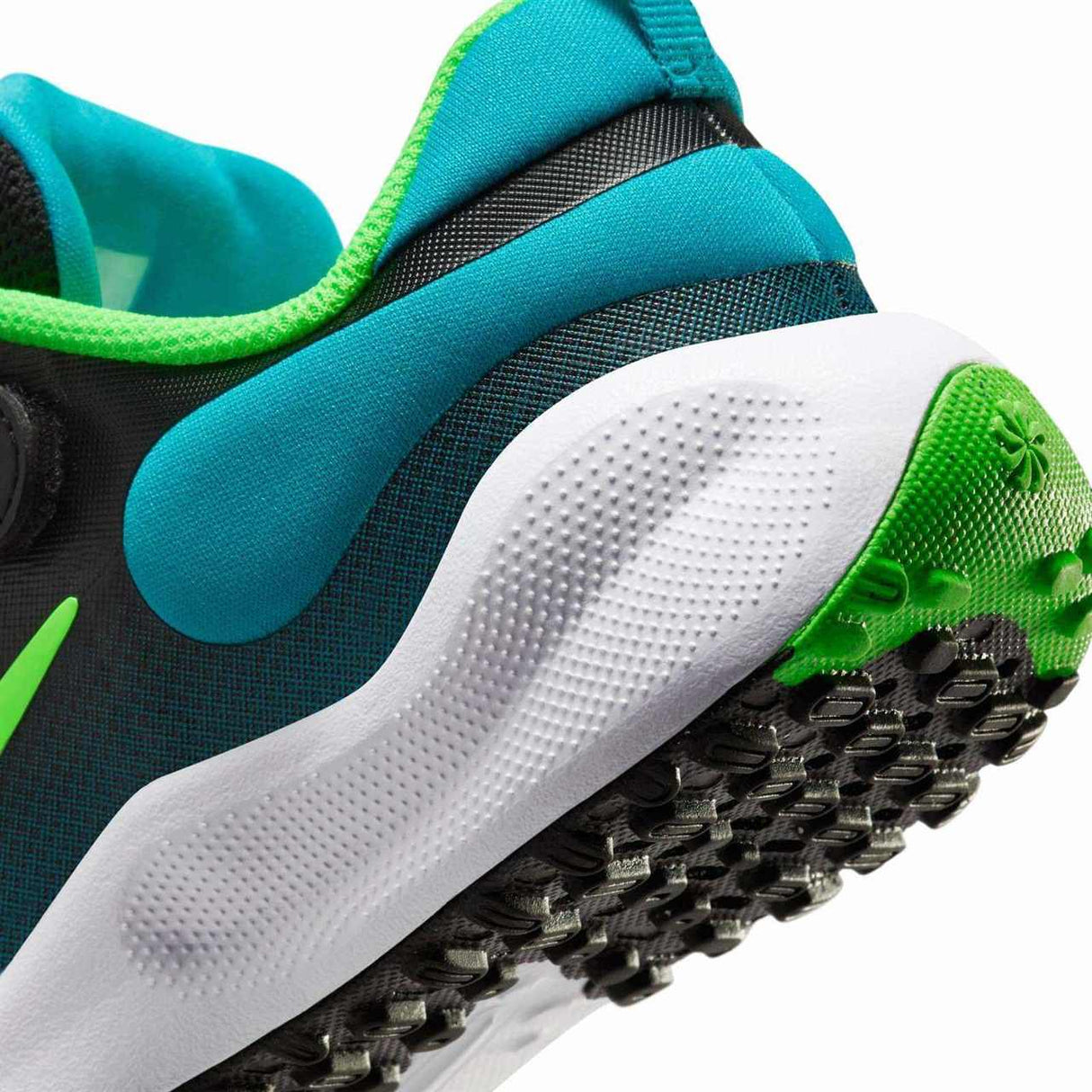 Nike Boys Revolution 7 PSV Green