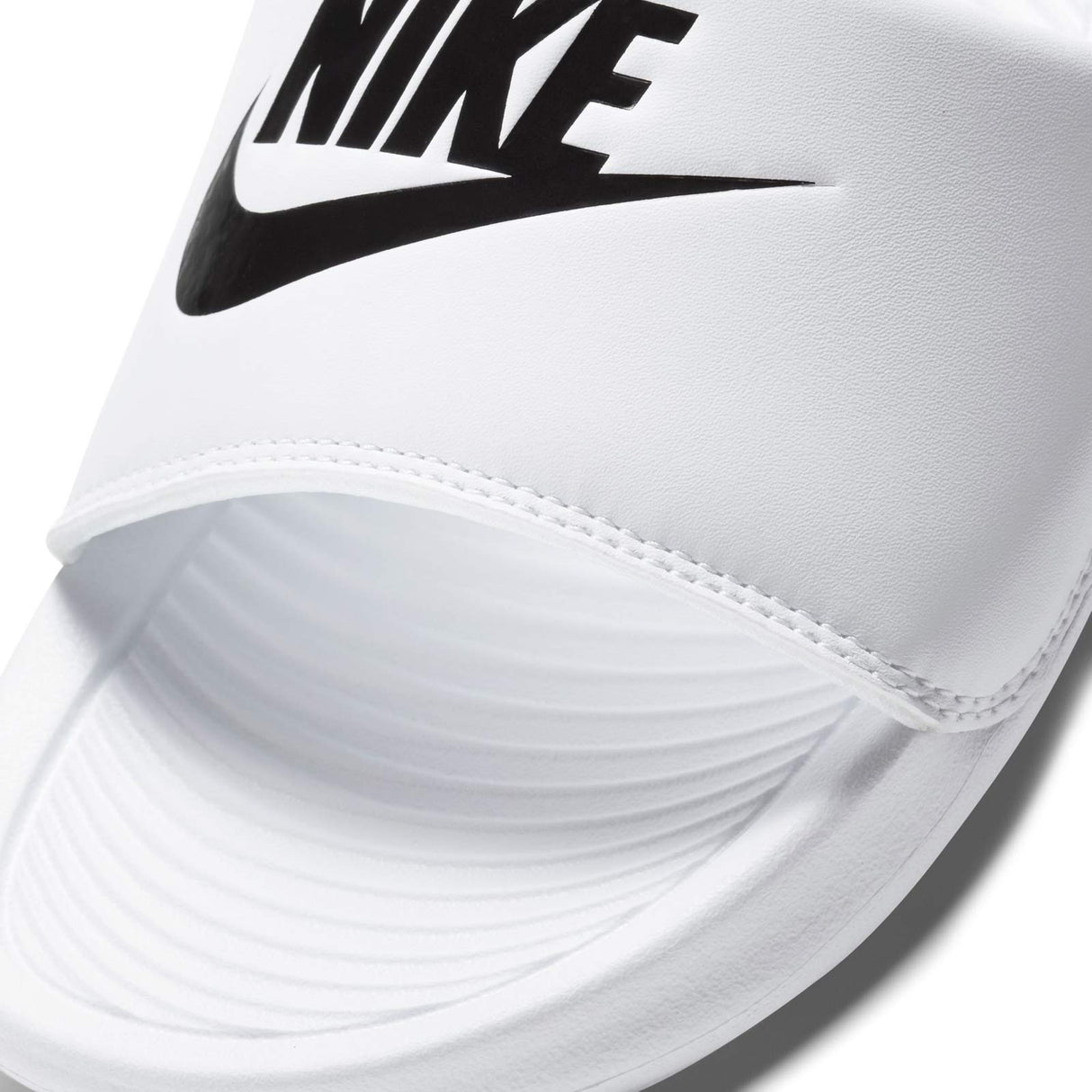Nike Victori One Wmns White