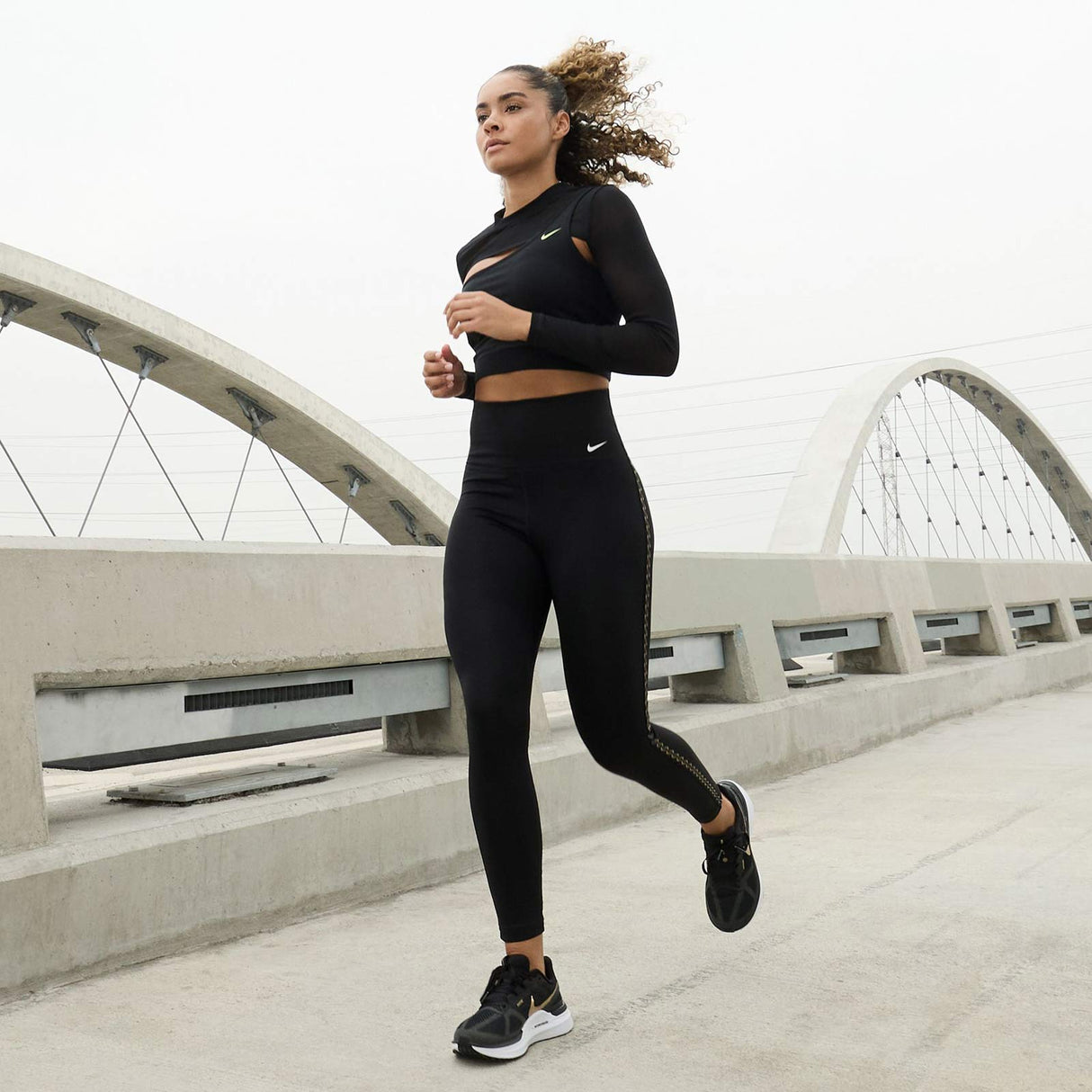 Nike Air Zoom Structure 25 Wmns Bk/Gold