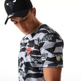 New Era NBA Geometric AOP Tee Bulls Mul