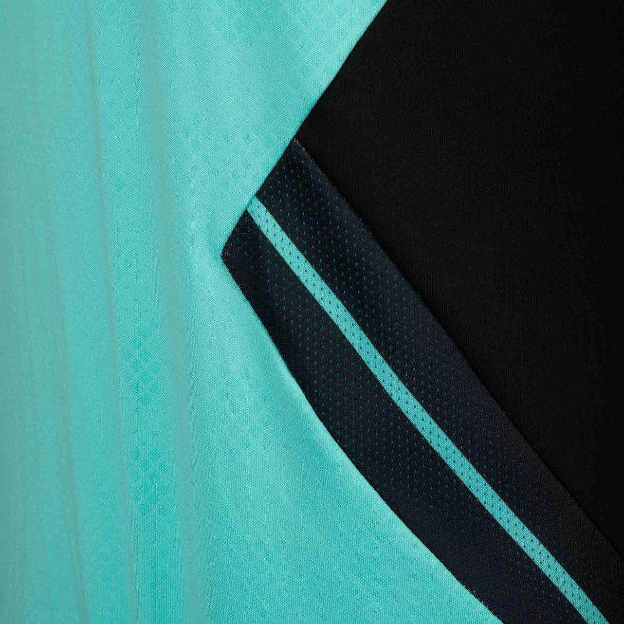 Macron Connacht 23/24 Train Poly Tee Blu
