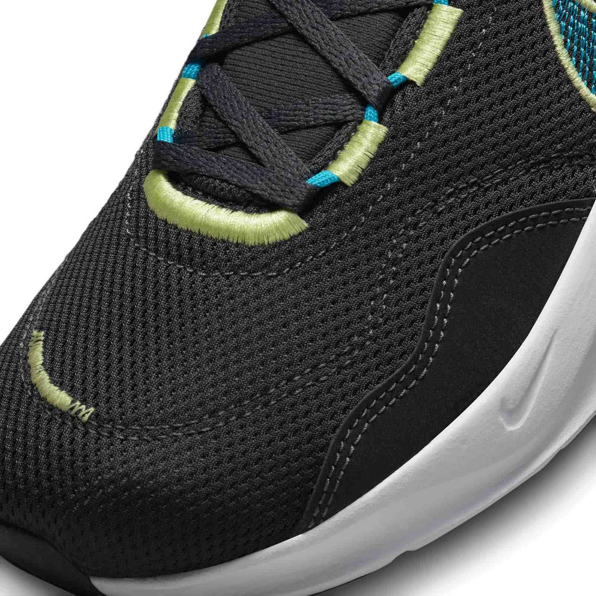 Nike Legend Essential 3 Mens Black/White