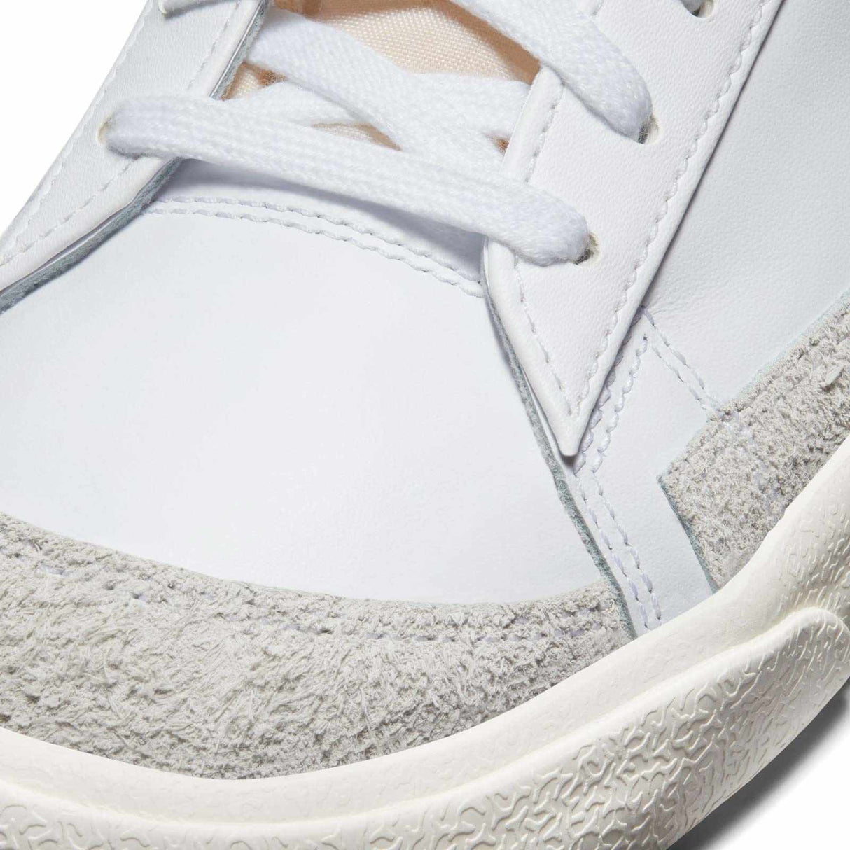 Nike Blazer Low 77 Vintage Mens White/Bk
