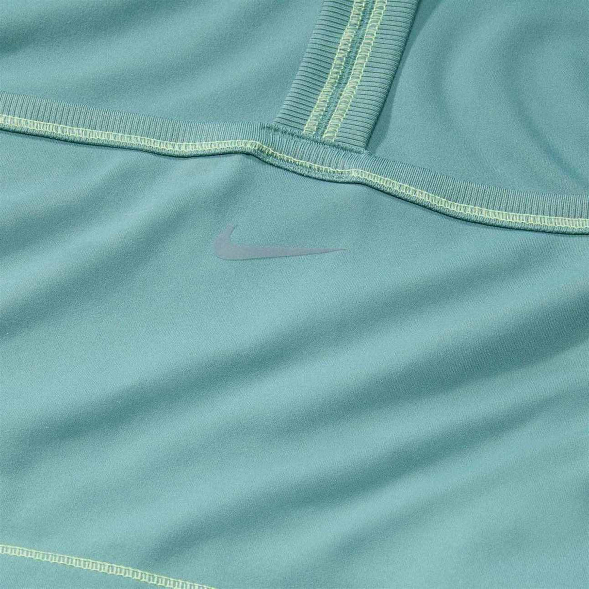 Nike One Wmns DF NV Fitted Crop Tank Grn