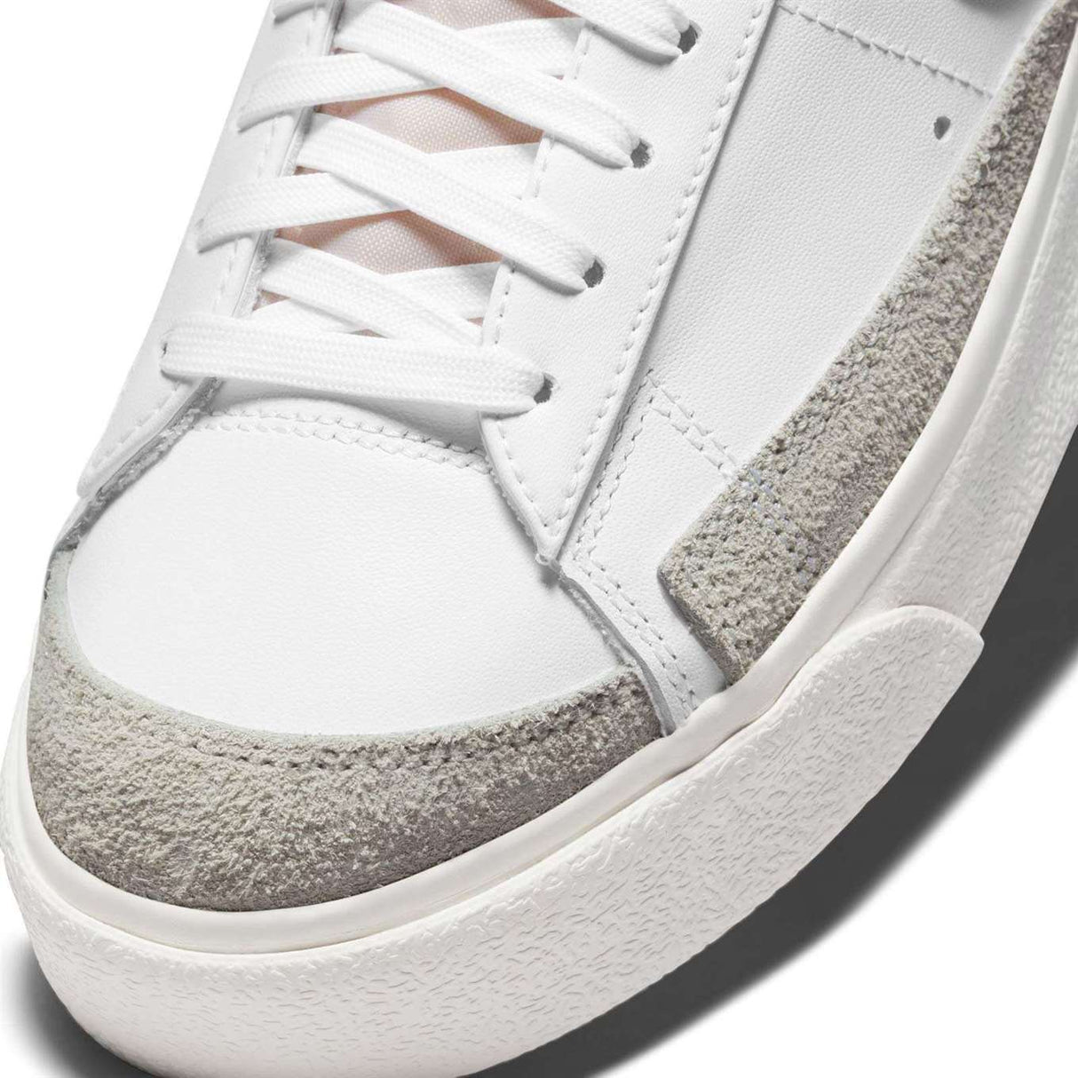 Nike Blazer Low Platform Wmns White/Blk