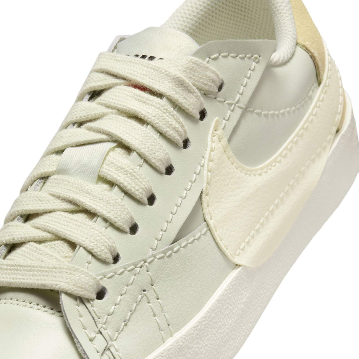 Nike Blazer Low 77 Jumbo Wmns Ivory