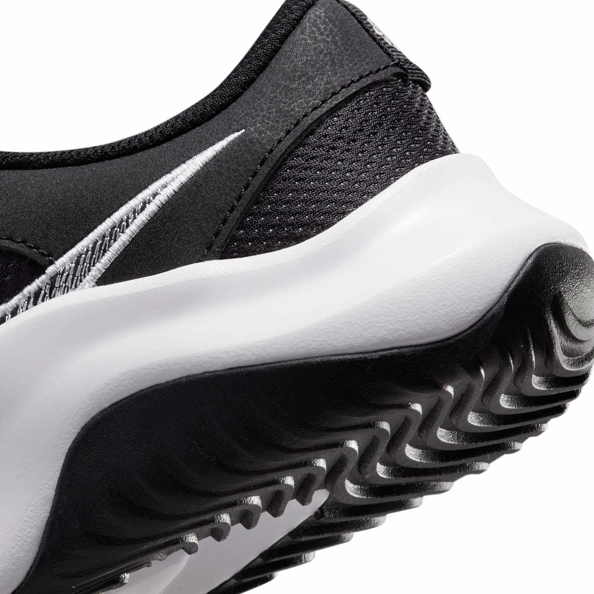 Nike Legend Essential 3 Womens Black/Wht