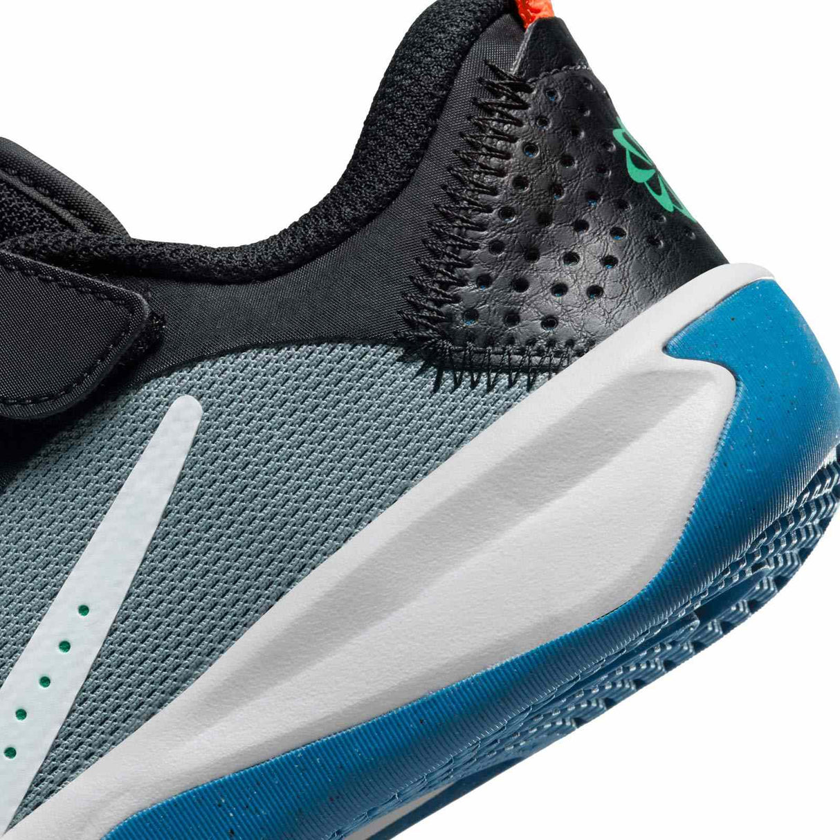 Nike Omni Multi-Court Jnr Boys Grey