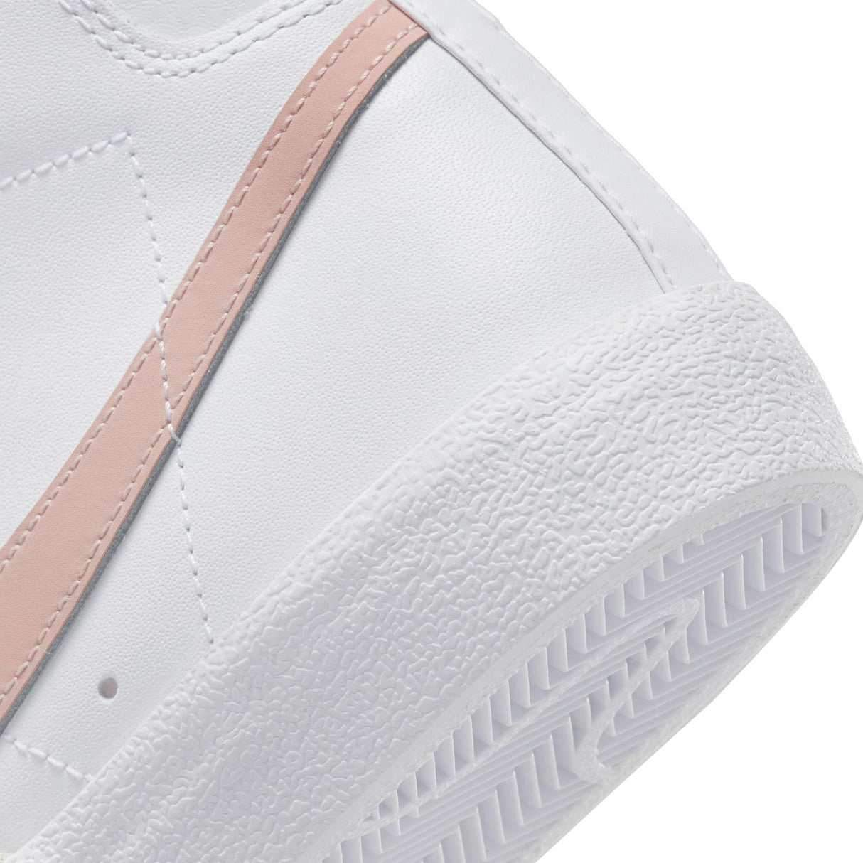 Nike Blazer Mid 77 Womens White/Pink